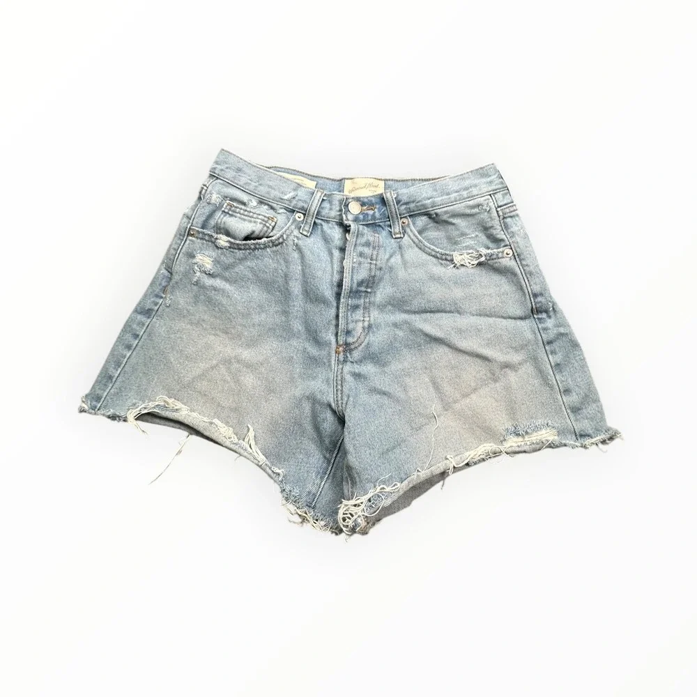 Universal Thread Shorts Women 4 Blue Mid-Rise Baggy 90s Distressed Denim Raw Hem